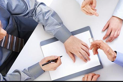 追讨债务能否联系债务人的父母？